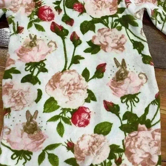 Little Akiabara Velvet Floral button onsie footie pajamas size 6 months - Picture 2 of 9